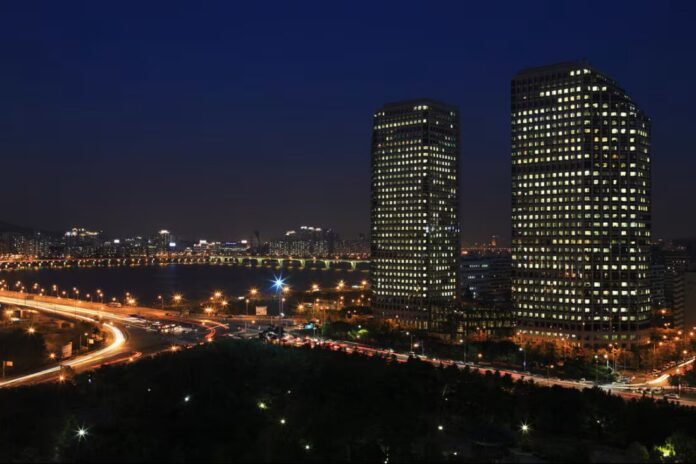 LG Twin Towers Night