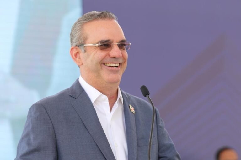 LA Semanal, ¿conviene a Abinader?