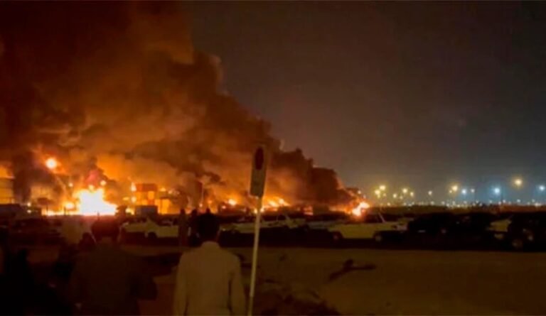 EE.UU. golpea posiciones iraníes en el sur del país y aumenta la tensión en el estrecho de Ormuz