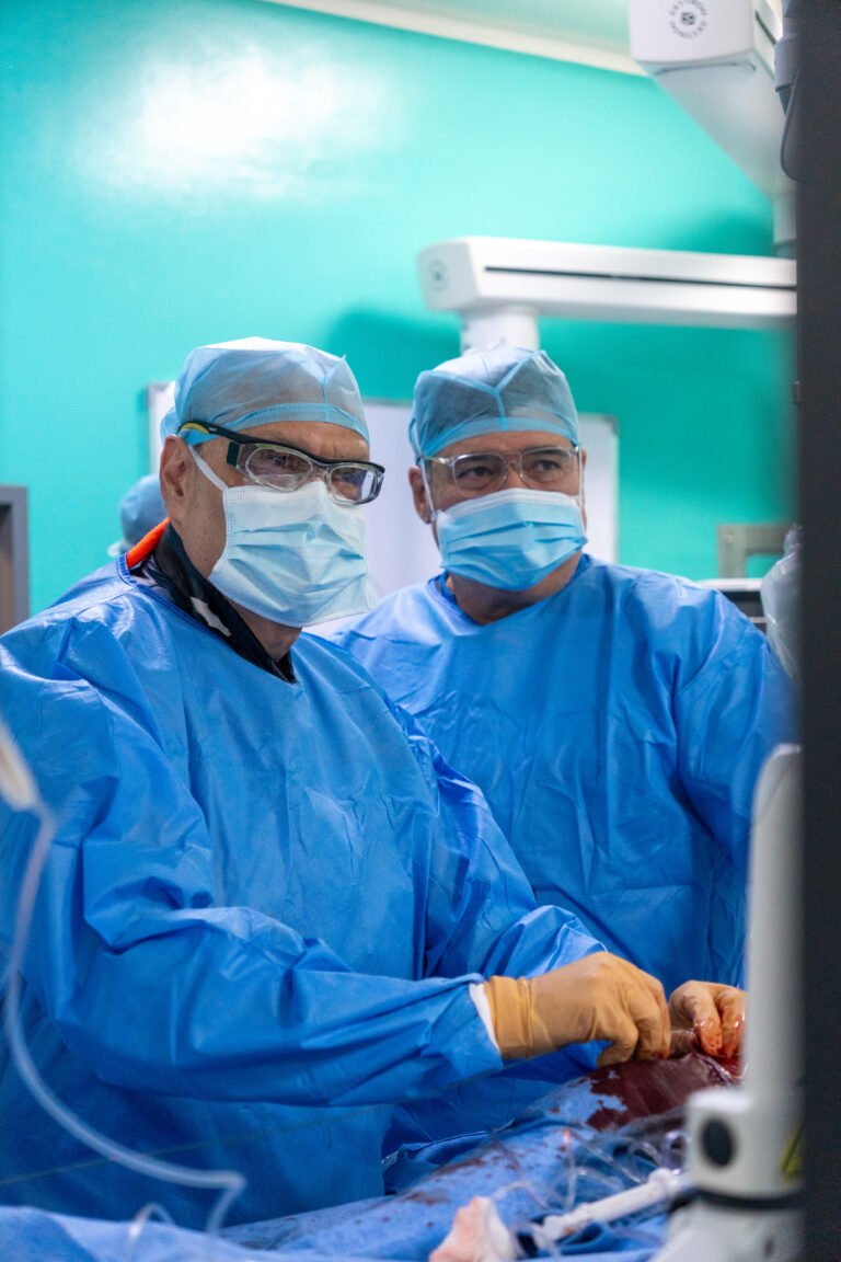 Realizan en CEDIMAT el primer implante de válvula percutánea Allegra Valve in Valve