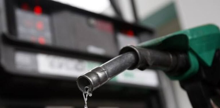 Advierten dominicanos pagarán RD$6,323 MM adicionales al no bajar el precio de las gasolinas