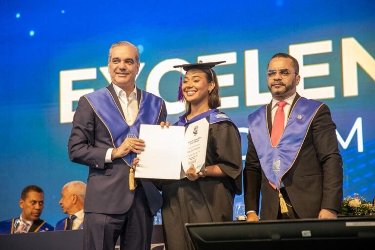Presidente Abinader encabeza vigésima graduación ordinaria del ITLA, la más grande en la historia de la institución, con cifra récord de 642 nuevos profesionales tecnológicos