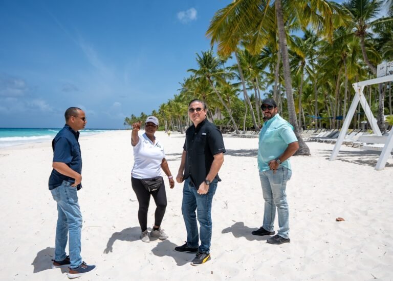 Jean Luis Rodríguez realiza levantamiento para la construcción de un nuevo muelle pesquero en Isla Saona