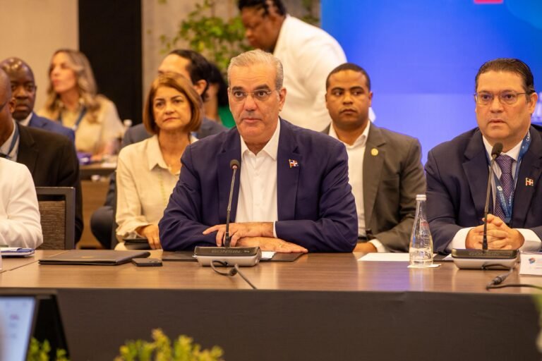 Presidente Abinader llama a fortalecer la integración regional y a impulsar una implementación más práctica y efectiva del Acuerdo CARIFORO–Unión Europea