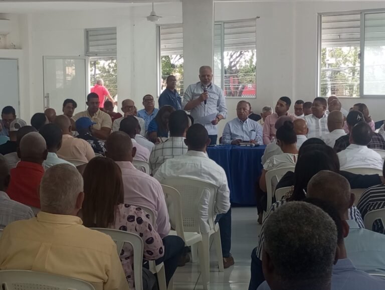 Rafael Salazar llama a defender gestión del alcalde Nelson de la Rosa