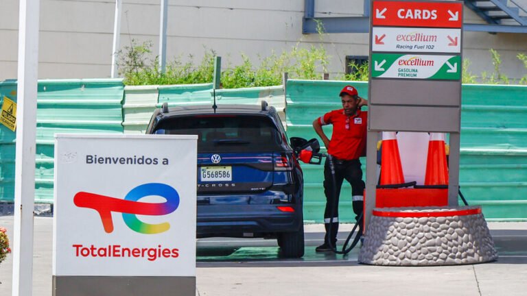 El Gobierno dispone rebajas de entre RD$3.00 y RD$5.00 a gasolinas y gasoil