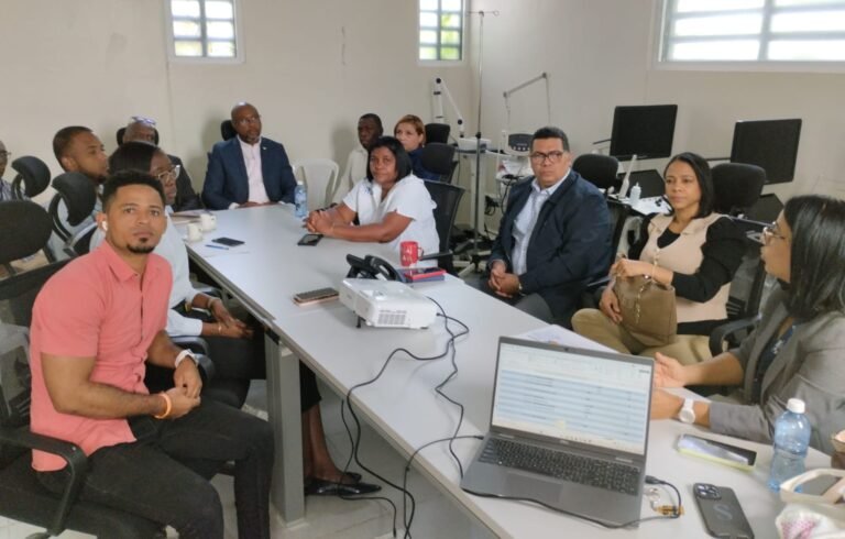 Servicio Regional de Salud Higuamo acompaña proceso de fortalecimiento de compras en el Hospital Dr. Antonio Musa