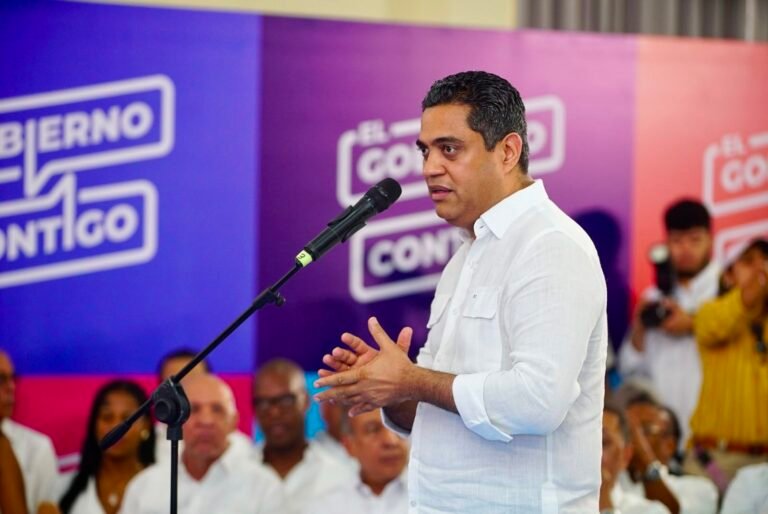 Presidente Abinader inaugura Play de escuela en Samaná que reafirma el compromiso de modernizar las instalaciones para la práctica deportiva de los jóvenes