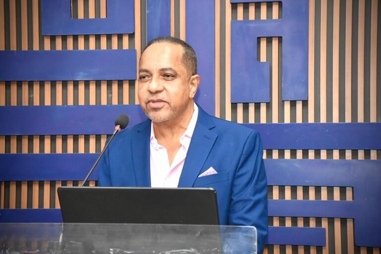 Carlos de los Santos Romano encabeza votación récord de los ingenierosquímicos del CODIA