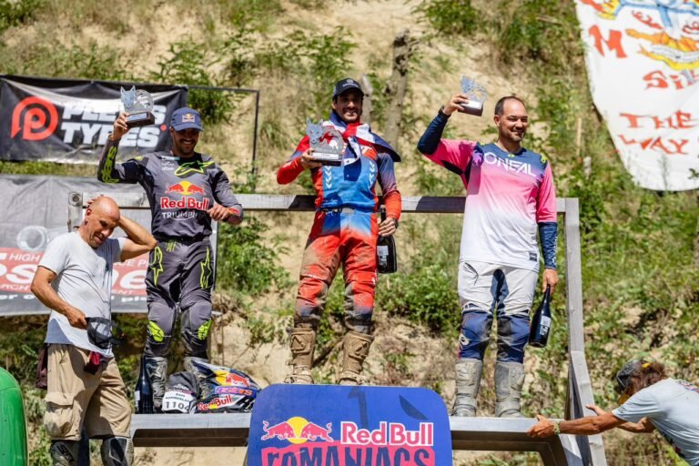 Piloto dominicano René Columna hace historia al conquistar el Red Bull Romaniacs 2026 en la categoría ADV Core
