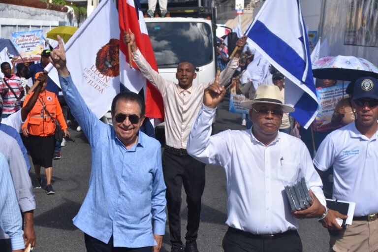 Celebran “Marcha-Concentración Por La Biblia”, con director Oficina Enlace del Presidente y la Comunidad Cristiana en RD.