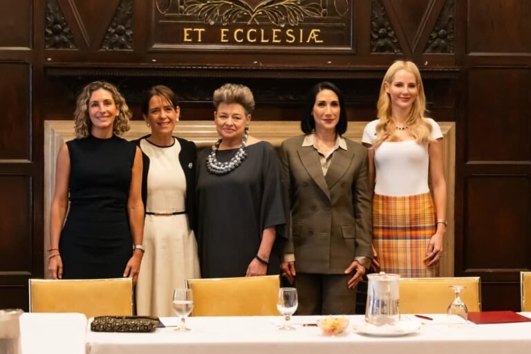 Raquel Arbaje comparte iniciativas en favor de la niñez en encuentro en Nueva York