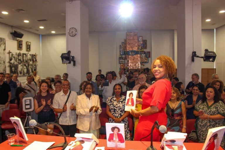 Jeisy Tejada convierte sus caídas y nuevos comienzos en un libro parainspirar a otras mujeres
